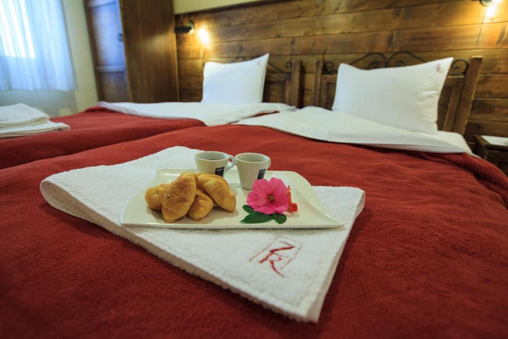 Zlaten Rozhen Family Hotel- Monument Of Cultural Significance Room photo